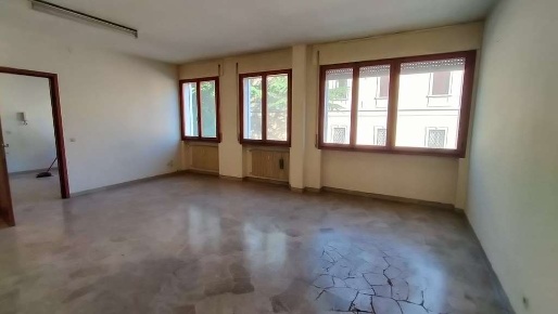 Foto Ufficio a Vittorio Veneto di 60 m² con 2 locali in vendita