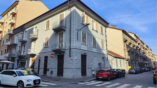 Foto Negozio in via Fratelli Carle  50, Torino Crocetta di 60 m² in vendita