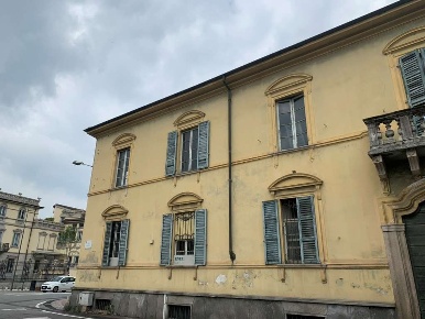 Foto Ufficio in via mazzini, Oleggio Centro di 276 m² con 5 locali