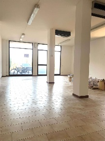 Foto Negozio in via brunelleschi 22/a, Carpi Remesina - Pezzana di 86 m²