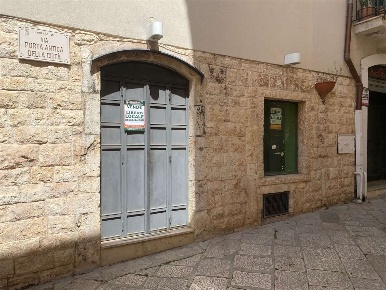 Foto Negozio in VIA PORTA ANTICA DELLA CITTA' 25, Conversano Centro