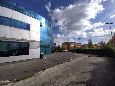 Foto Negozio a Frosinone di 1000 m² con 1 locali in affitto