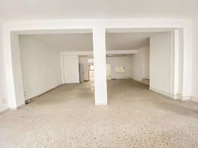 Foto Negozio in Via Lubello, Lecce Santa Rosa di 157 m² con 1 locali