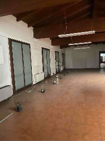 Foto Ufficio a Guastalla di 920 m² con 10 locali in vendita