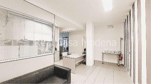 Foto Ufficio in Via Marianini, Modena San Cataldo di 145 m² con 4 locali