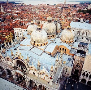 Foto Negozio in Piazza San Marco, Venezia San Marco di 160 m² con 4 locali