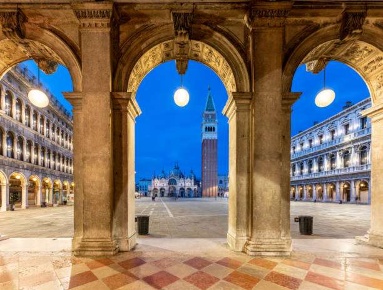 Foto Negozio in Piazza San Marco, Venezia San Marco di 160 m² con 4 locali