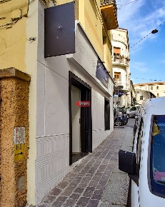 Foto Negozio in via Mario Greco 37, Catanzaro San Leonardo di 45 m²