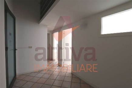 Foto Ufficio a Castelfidardo di 60 m² con 2 locali in affitto