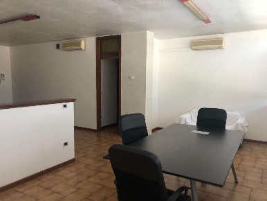 Foto Ufficio a Mogliano Veneto di 60 m² con 2 locali in affitto