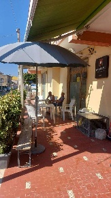 Foto Negozio in Via Duca Degli Abruzzi, Mondragone di 300 m² con 4 locali