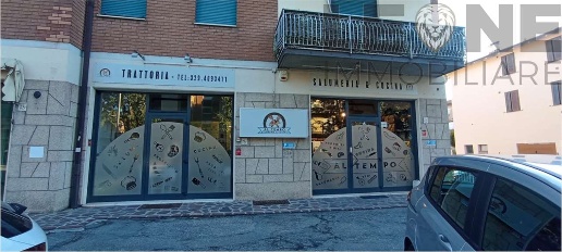 Foto Negozio a Castelvetro di Modena di 147 m² con 4 locali in vendita