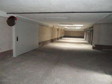 Foto Magazzino in V.le Campania, Monza di 350 m² con 1 locali in vendita
