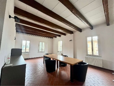 Foto Ufficio a Cavriago di 116 m² con 4 locali in vendita