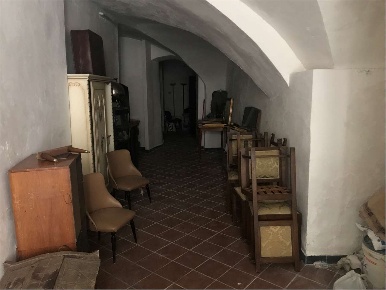 Foto Negozio in Via Roma, Borghetto Santo Spirito di 70 m² con 1 locali
