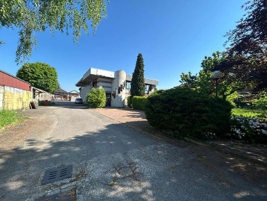 Foto Ufficio in Via Monterosa 14, Fagnano Olona di 863 m² con 6 locali