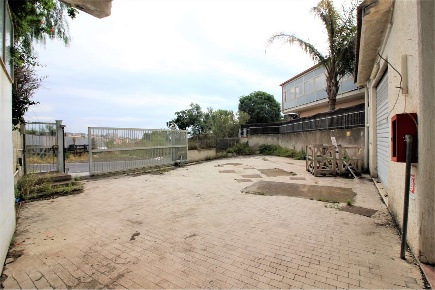 Foto Magazzino in via Dei Piccioni, Catania Rapisardi di 1200 m² in affitto