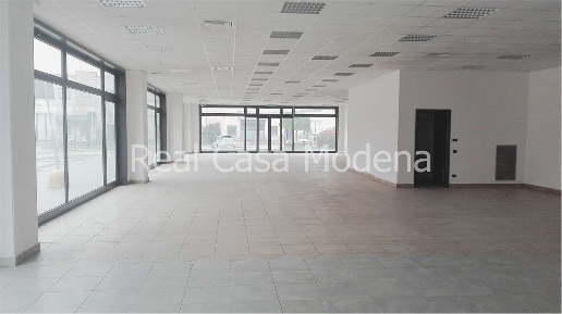 Foto Negozio a Formigine di 380 m² con 1 locali in affitto
