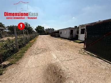 Foto Magazzino in via del pizzariello, Camposano Centro di 1200 m²