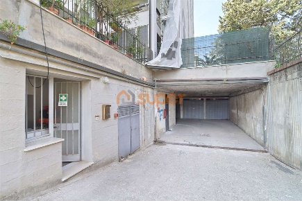 Foto Magazzino a Perugia di 150 m² con 2 locali in vendita