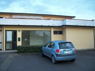Foto Negozio in lammari, Capannori di 60 m² con 1 locali in affitto