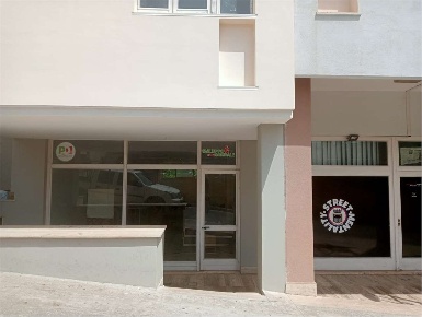 Foto Negozio in Via Padova, Casarano di 180 m² con 25 locali in vendita