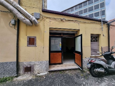 Foto Negozio in Via Francesco acri, Catanzaro Centro Storico di 74 m²