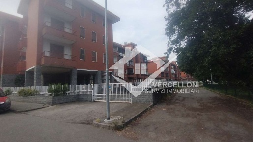 Foto Negozio a Novara di 70 m² con 4 locali in vendita