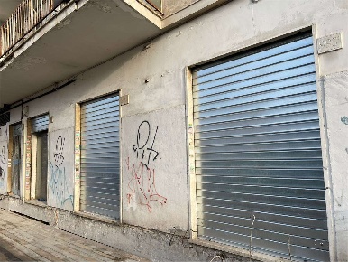 Foto Negozio in Via Casilina, Roma Alessandrino - Torre Spaccata di 68 m²