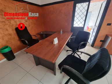 Foto Negozio in corso umberto, Cimitile di 40 m² con 1 locali in affitto