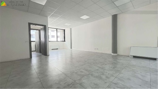 Foto Ufficio a Sassuolo di 60 m² con 1 locali in affitto