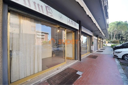 Foto Negozio a Perugia di 63 m² con 2 locali in vendita
