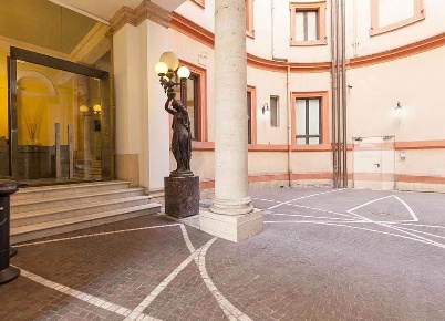 Foto Ufficio in Via IV Novembre, Roma di 1500 m² con 3 locali in affitto