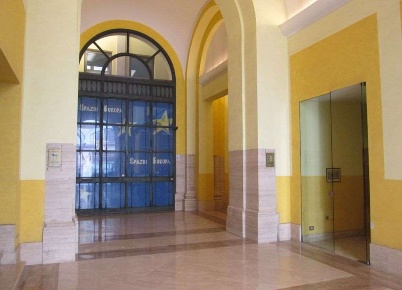 Foto Ufficio in Via IV Novembre, Roma di 1500 m² con 3 locali in affitto