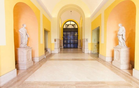 Foto Ufficio in Via IV Novembre, Roma di 1500 m² con 3 locali in affitto