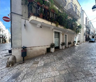 Foto Negozio in Di Vagno, Conversano Centro di 123 m² con 3 locali