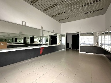 Foto Negozio in VANVITELLI 6, Milano Città Studi di 90 m² con 2 locali