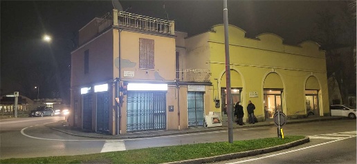 Foto Negozio in Via Cesare Costa  304, Modena San Cataldo di 130 m²