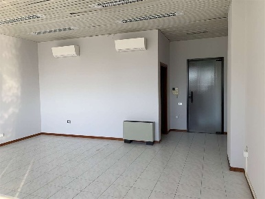 Foto Ufficio in Via Goffredo Mameli 15, Reggio nell'Emilia di 48 m²