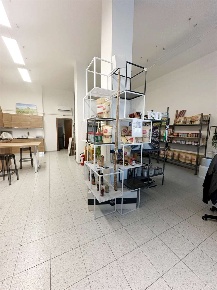 Foto Negozio a Verona di 250 m² con 3 locali in vendita