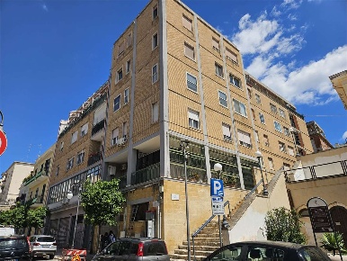 Foto Ufficio in Via Cortine 3, Brindisi Centro Storico di 107 m² in vendita
