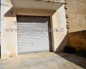 Foto Magazzino in via tevere, Mazara del Vallo Trasmazzaro di 118 m²