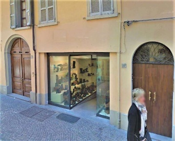 Foto Negozio in via C. Menotti 37, Sassuolo Centro di 60 m² con 1 locali