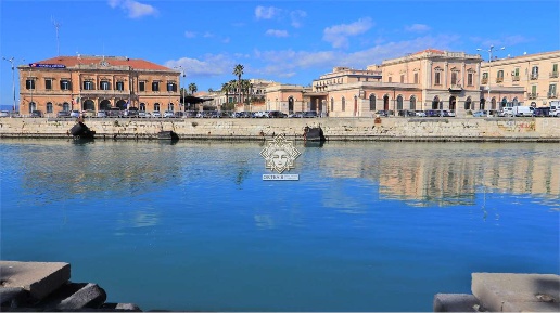Foto Negozio in Via Mazzini, Siracusa Ortigia di 78 m² con 2 locali