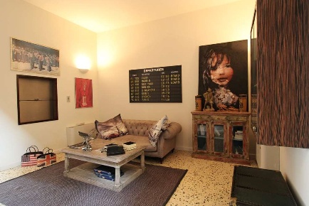 Foto Negozio in nicolo' biondo 00, Carpi di 370 m² con 12 locali in vendita