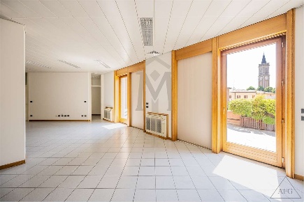 Foto Ufficio in Via Roma 33, Sant'Ilario d'Enza Centro di 91 m² in affitto