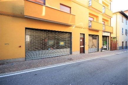 Foto Negozio in via san Gerardo 58, Olgiate Comasco Centro di 63 m²
