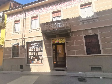 Foto Negozio in Via Carlo Botta 16, Volpiano di 50 m² con 2 locali