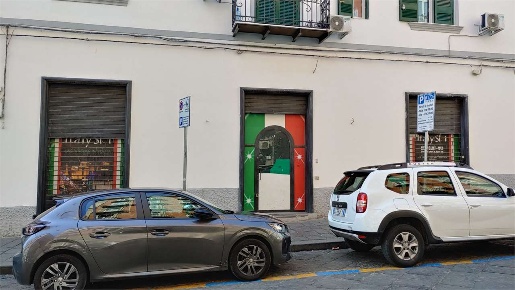 Foto Negozio in Via Cesare Rosaroll 77 b/c/d, Napoli Tribunali di 225 m²