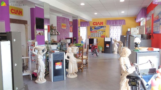 Foto Negozio a Sassuolo di 140 m² con 4 locali in vendita